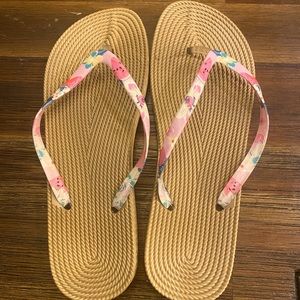 Vera Bradley flip flops